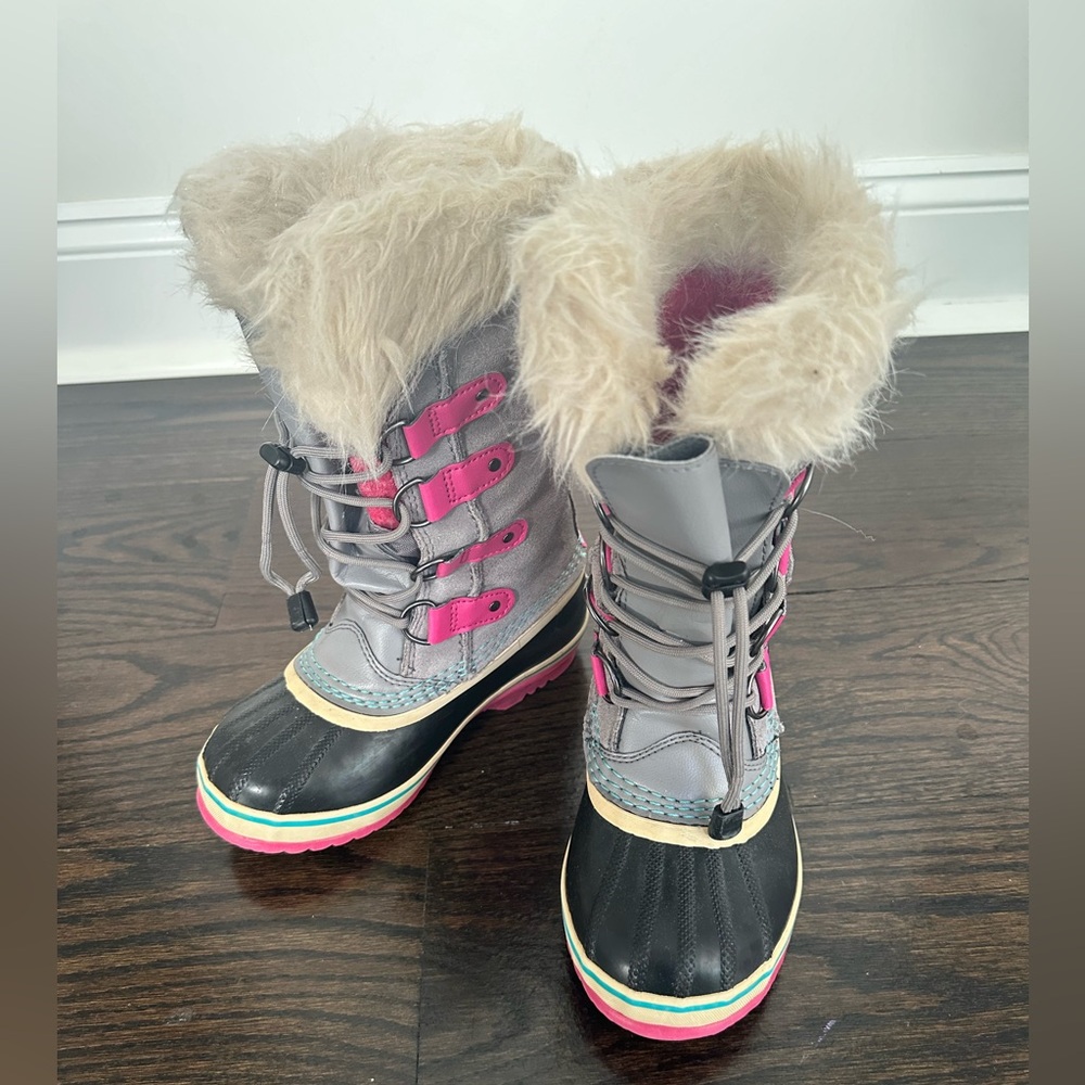 Sorel girl’s Joan of Arctic snow boot size US 1